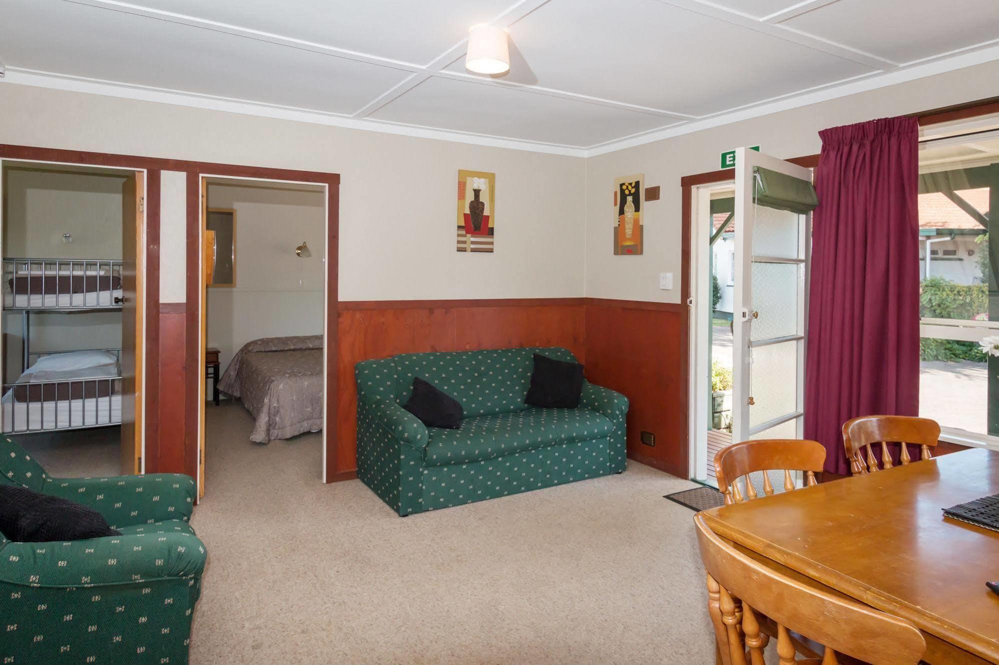 Santa Maria Motel Роторуа Екстериор снимка