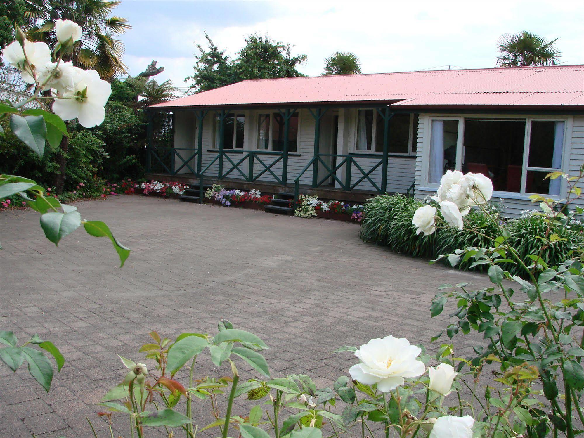 Santa Maria Motel Роторуа Екстериор снимка